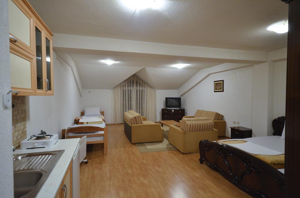 Hotel Venecia Apartments Struga Pokoj fotografie